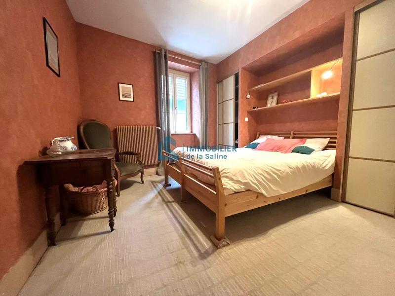 Maison - 212 m² - 11 pièces