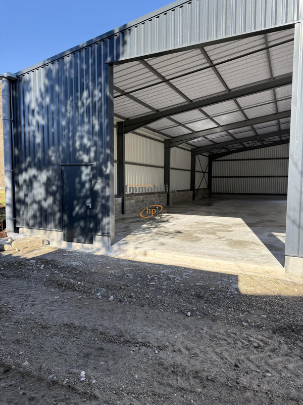 Parking / Garage - 185 m²