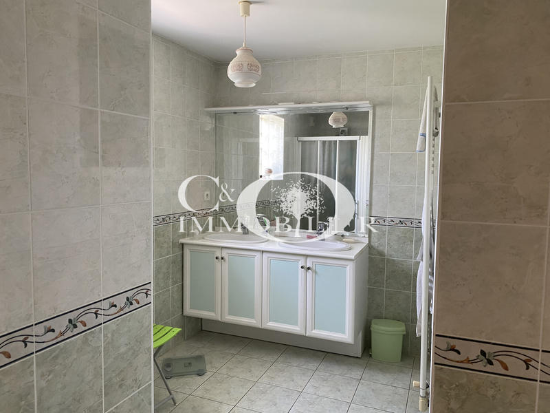 Maison - 183 m² - 6 pièces