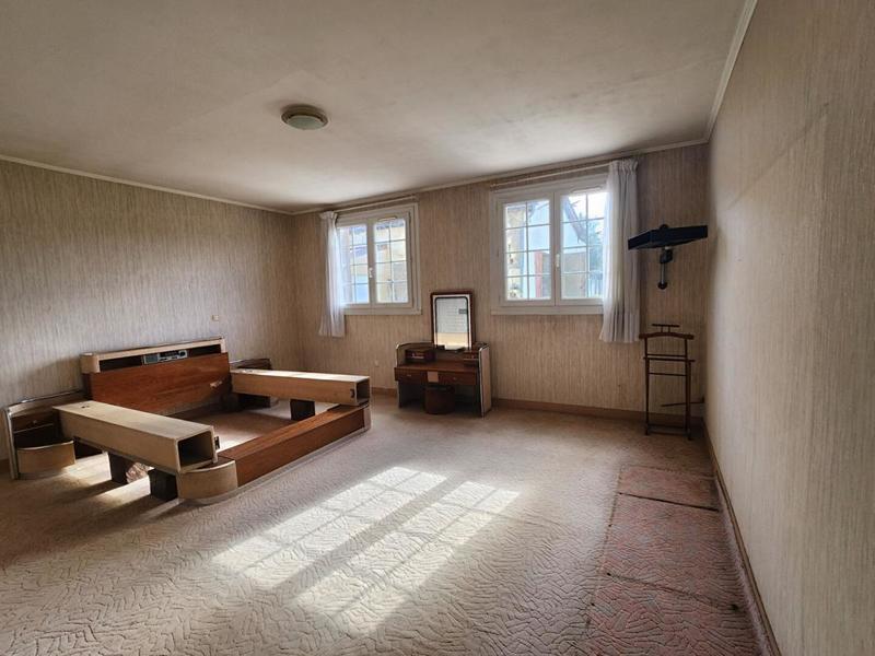 Propriété - 180 m² - 6 pièces