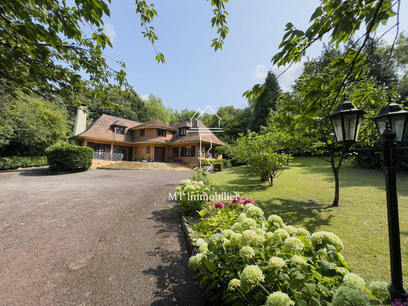 Villa - 223 m² - 6 pièces