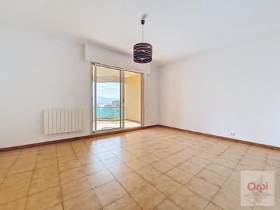 Studio - 28 m² - 1 pièce