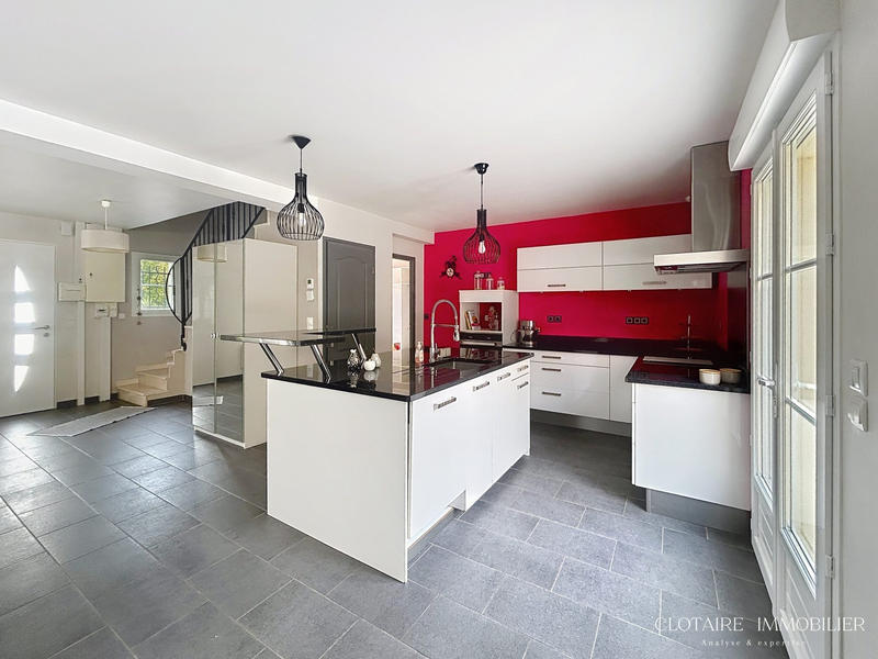 Maison - 140 m² - 6 pièces