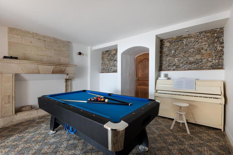 Maison - 220 m² - 6 pièces