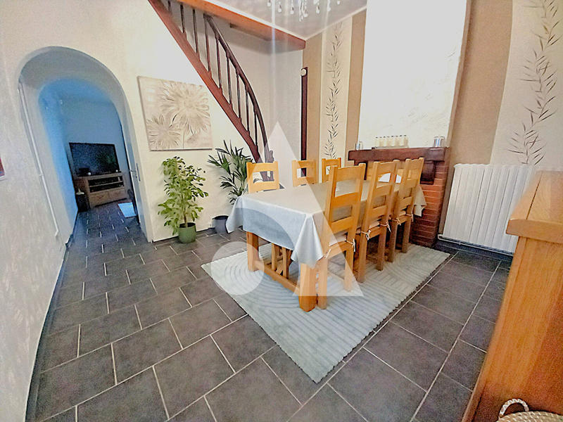 Maison - 94 m² - 6 pièces