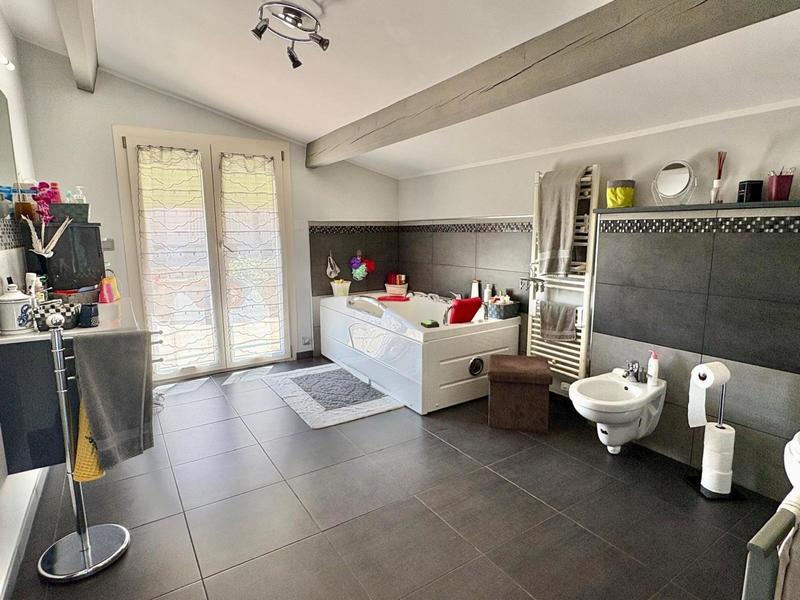 Maison - 121 m² - 5 pièces