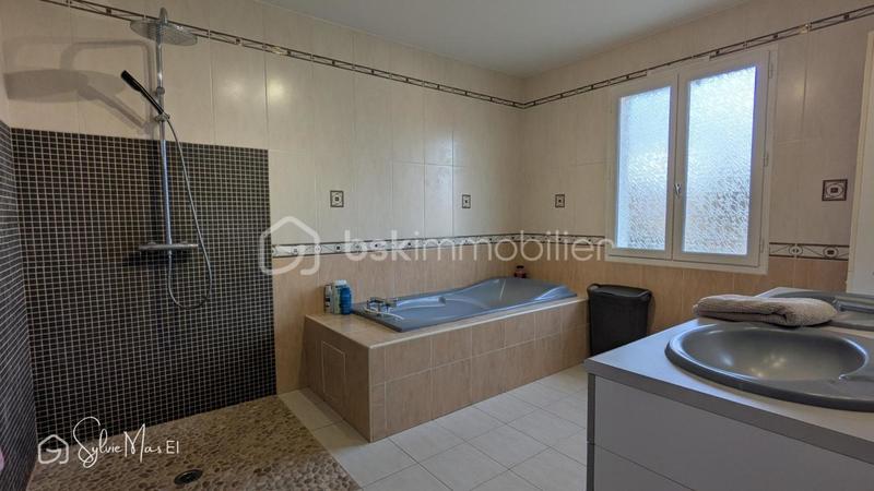 Maison - 150 m² - 7 pièces