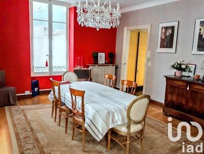 Maison - 325 m² - 10 pièces