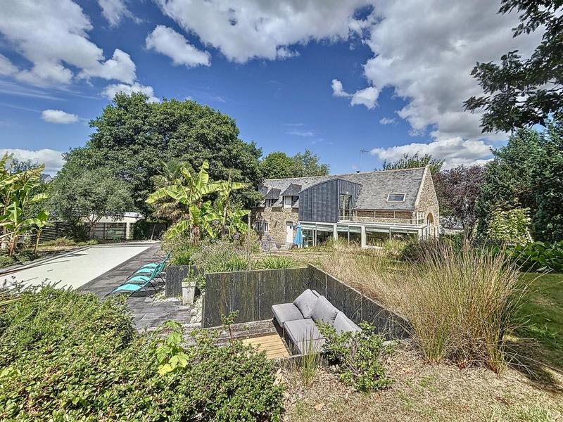 Maison - 221 m² - 6 pièces