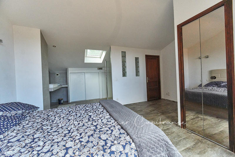 Appartement - 95 m² - 5 pièces