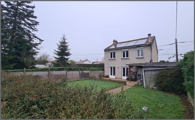 Maison - 95 m² - 8 pièces