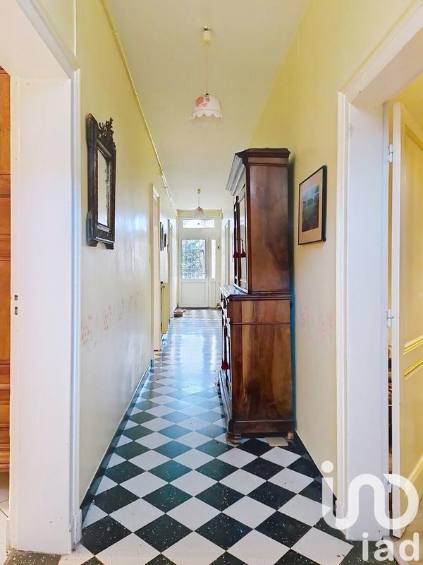 Maison - 212 m² - 7 pièces