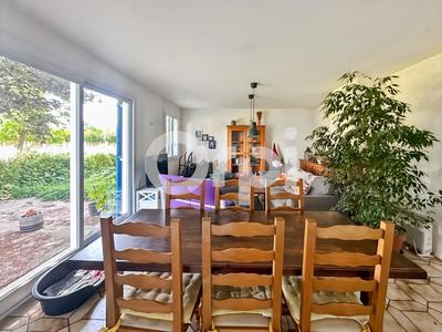 Maison - 94 m² - 5 pièces