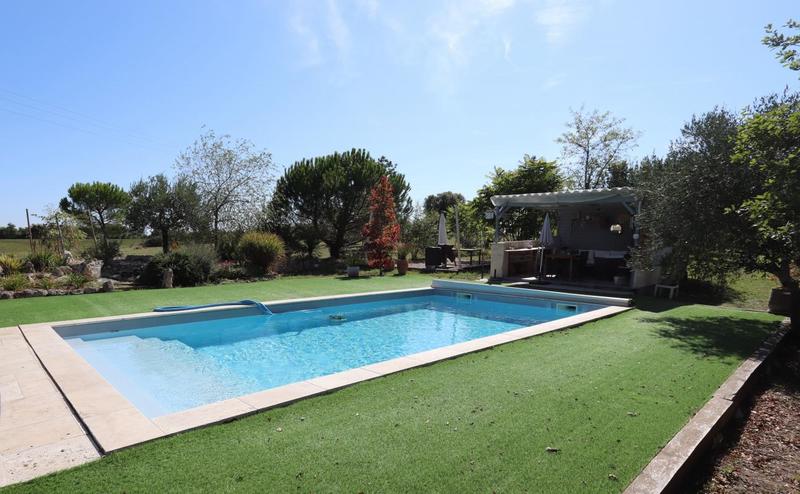 Maison - 373 m² - 10 pièces