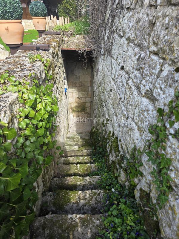 Propriété - 181 m² - 5 pièces