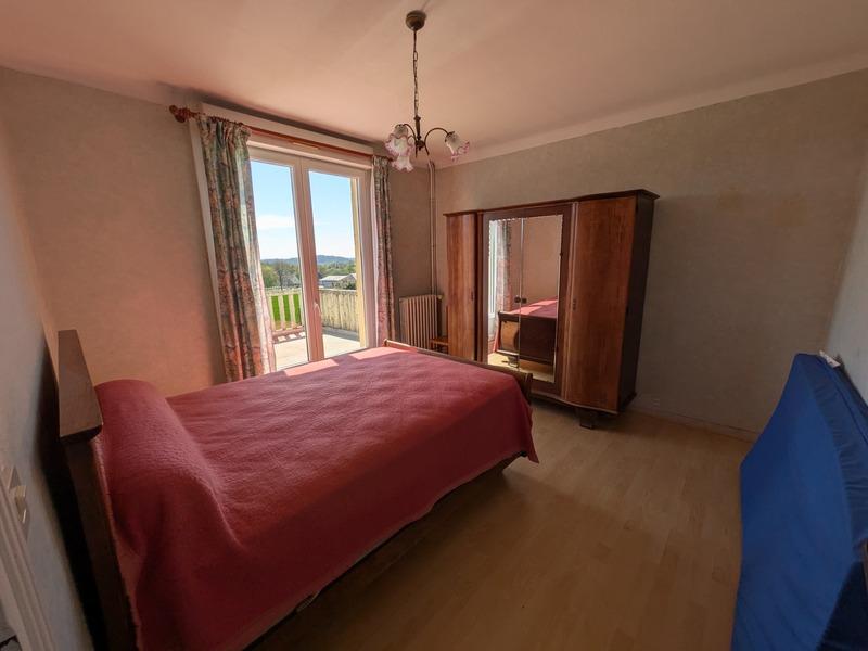 Maison - 140 m² - 9 pièces