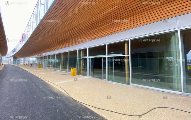 Local commercial - 717 m²