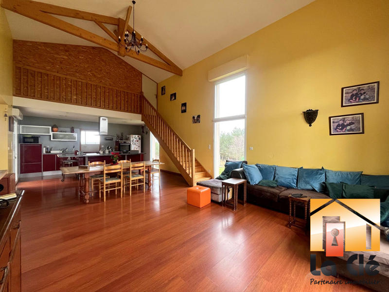 Maison contemporaine - 199 m² - 7 pièces