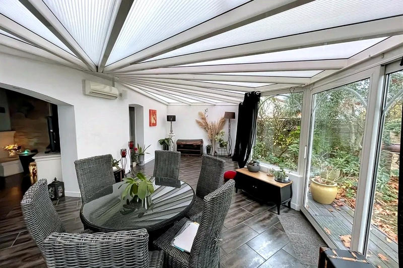 Maison - 180 m² - 8 pièces