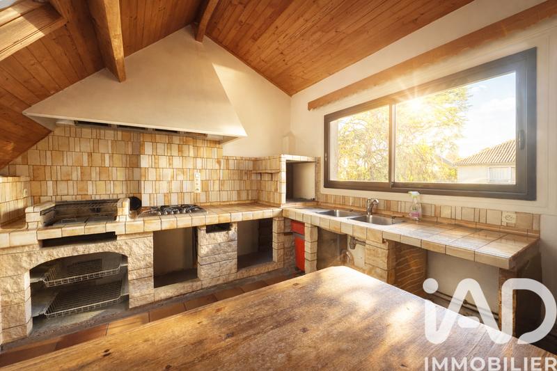 Maison - 266 m² - 11 pièces