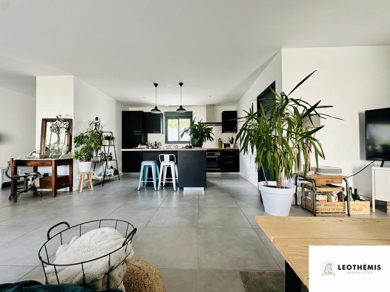 Maison - 110 m² - 5 pièces