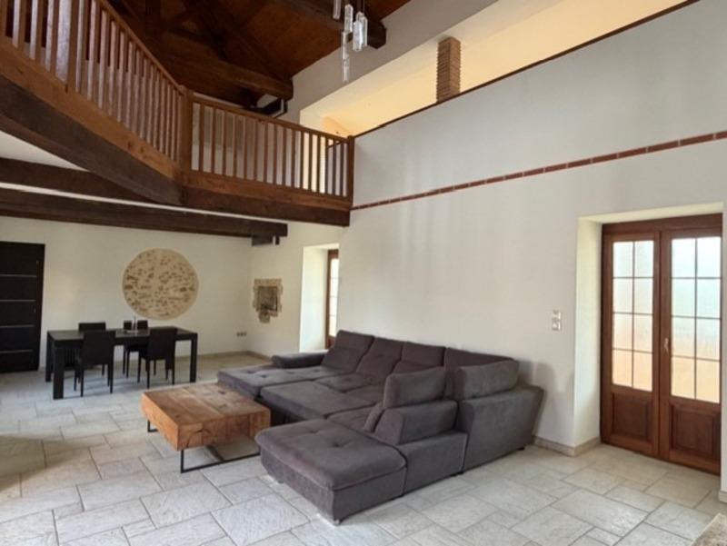 Maison - 300 m² - 7 pièces