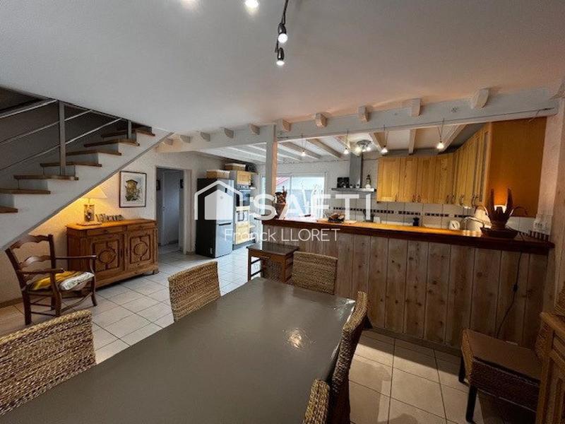 Maison - 111 m² - 9 pièces