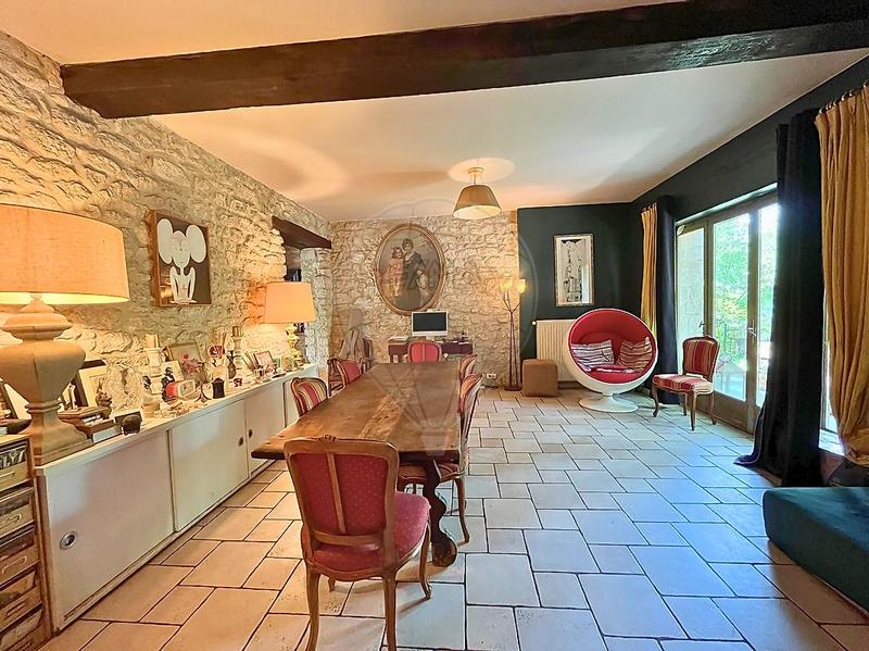 Demeure - 186 m² - 8 pièces