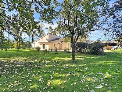 Maison - 163 m² - 7 pièces