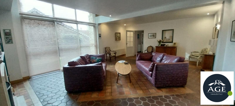 Maison - 200 m² - 5 pièces