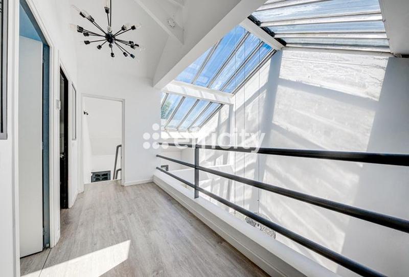 Maison de ville - 335 m² - 7 pièces