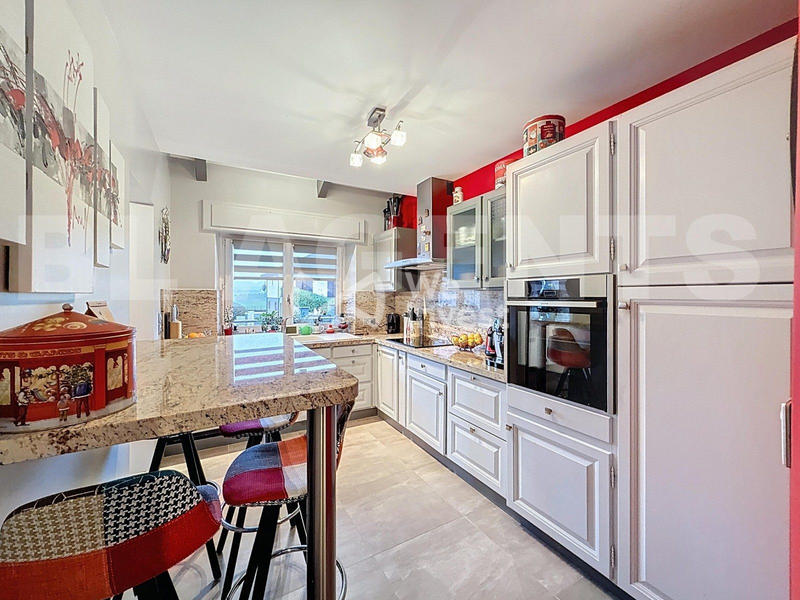 Maison - 187 m² - 6 pièces