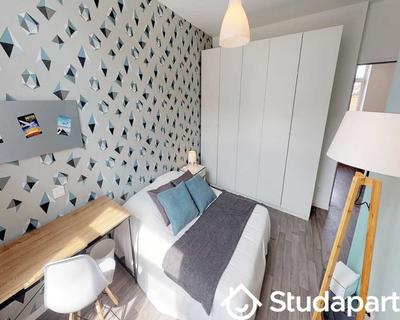 Chambre - 80 m² - 1 pièce