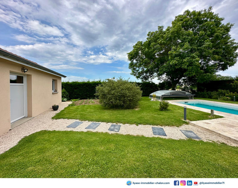 Maison - 225 m² - 7 pièces