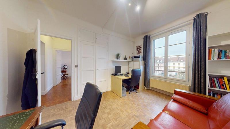 Appartement - 100 m² - 5 pièces