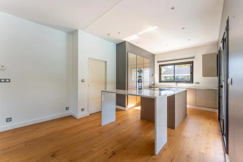 Maison - 180 m² - 7 pièces