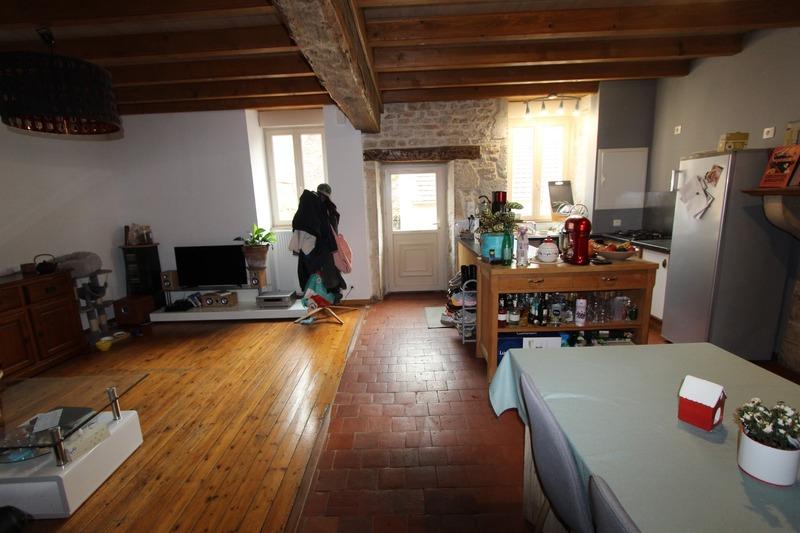 Maison en pierre - 82 m² - 4 pièces