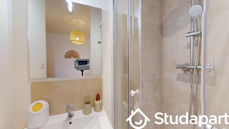 Chambre - 11 m² - 1 pièce