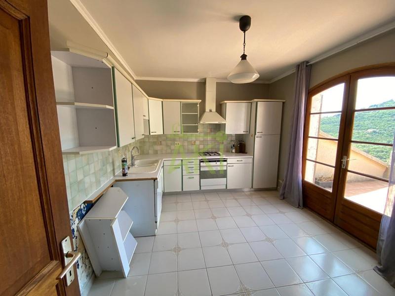 Maison traditionnelle - 353 m² - 9 pièces