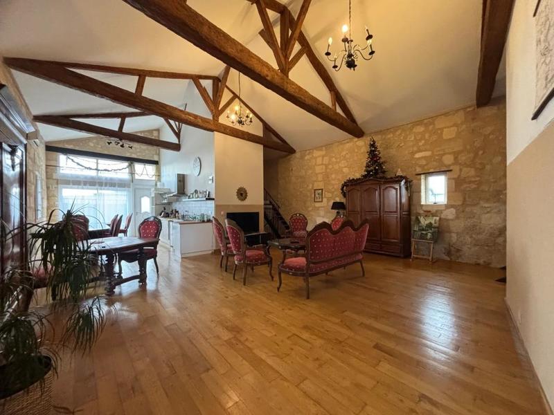 Maison - 500 m² - 20 pièces