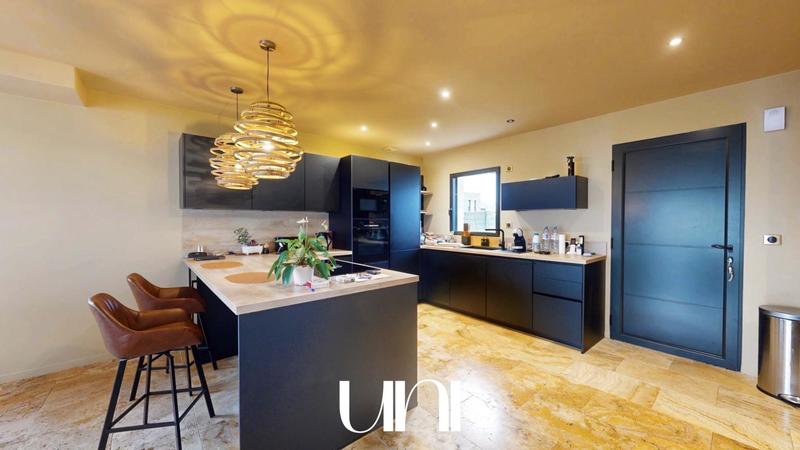 Maison - 150 m² - 5 pièces