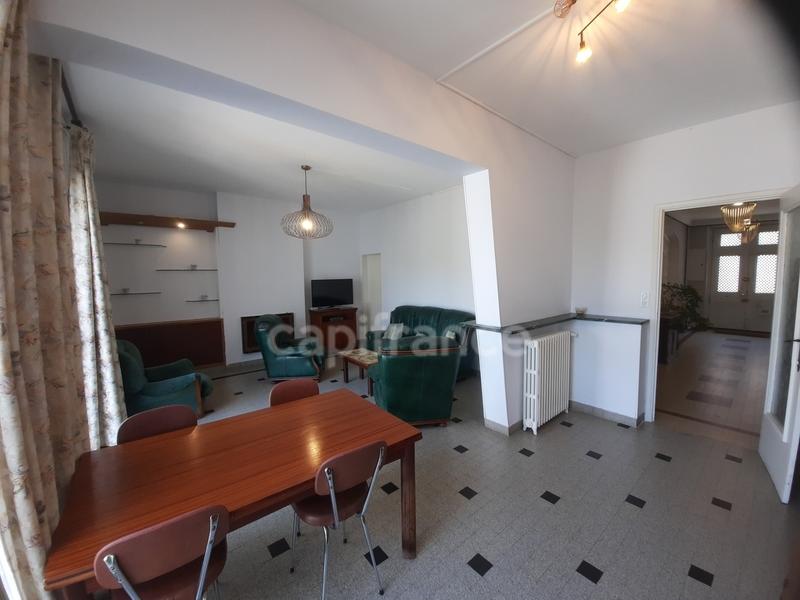 Maison - 198 m² - 8 pièces