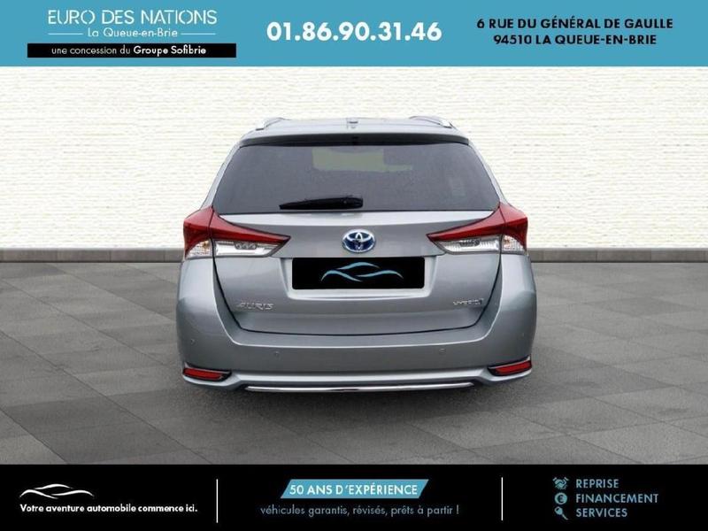 Toyota Auris Touring Sports Hybride 136h Design