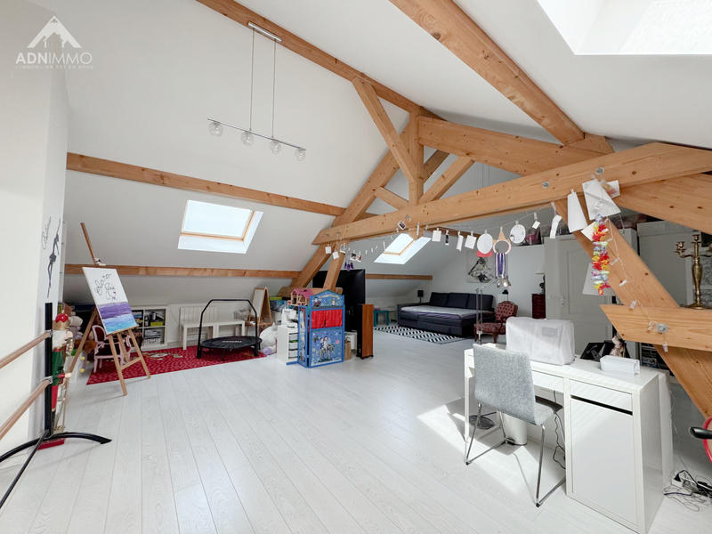 Maison - 333 m² - 10 pièces