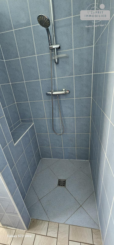 Maison - 180 m² - 7 pièces