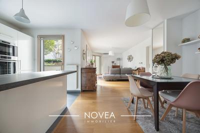 Appartement - 94 m² - 4 pièces