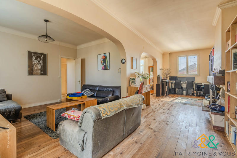 Maison traditionnelle - 150 m² - 7 pièces