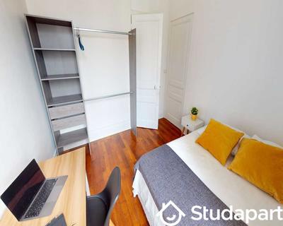Chambre - 80 m² - 1 pièce
