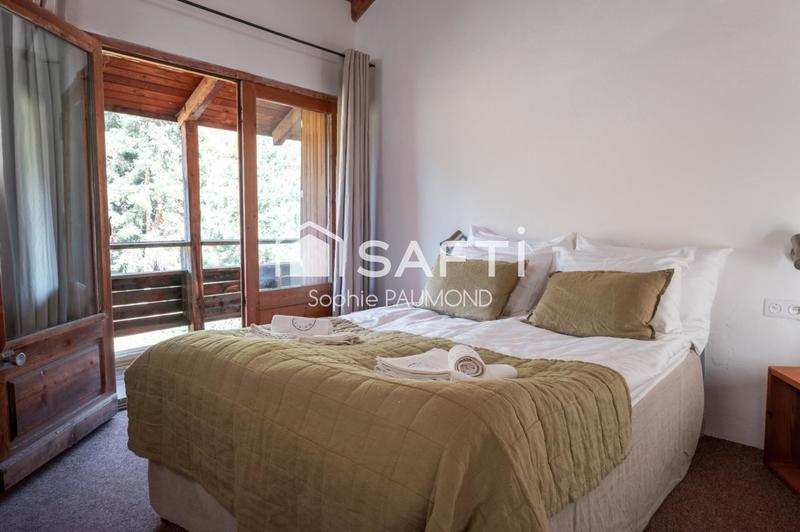 Local commercial - 1 074 m² - 30 pièces