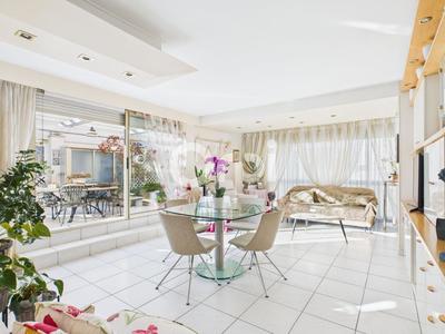 Appartement - 96 m² - 4 pièces